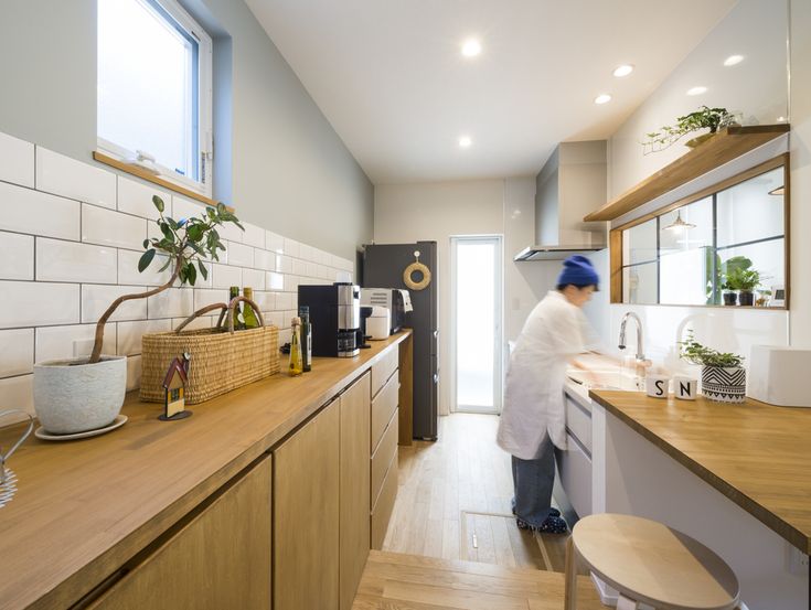 空間をつなぐ室内窓の魅力とは？心地よい暮らしを生むリノベ