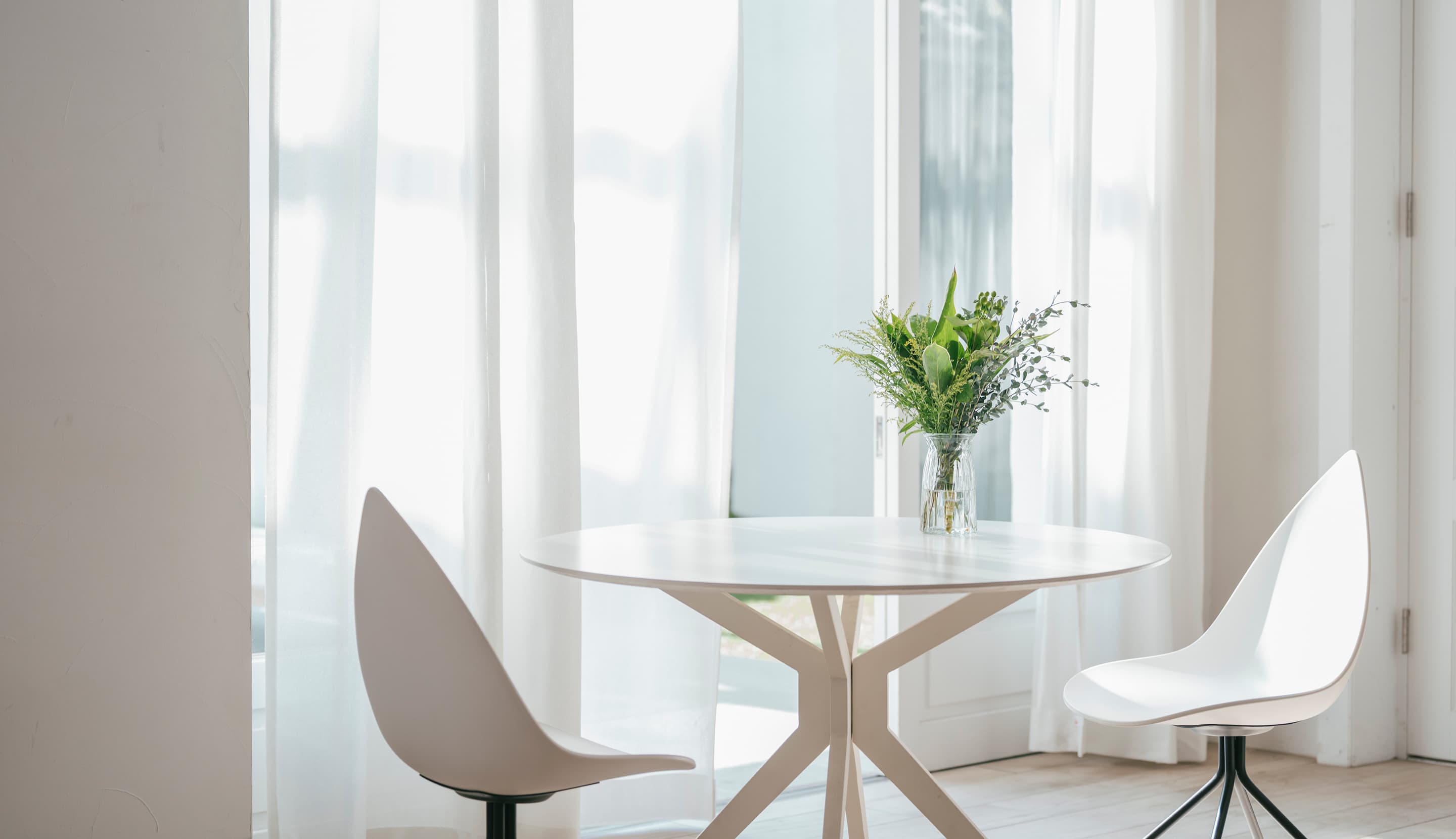 エアコン＆サーキュレーターで冷暖房効率UP！電気代節約効果大な置き場所とは？ - 住むを楽しむ「スムタノ」