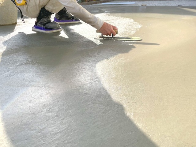 樹脂板フェンスを活用したお庭空間と洗い出しコンクリートの駐車場アイディアいっぱいお庭ブログ