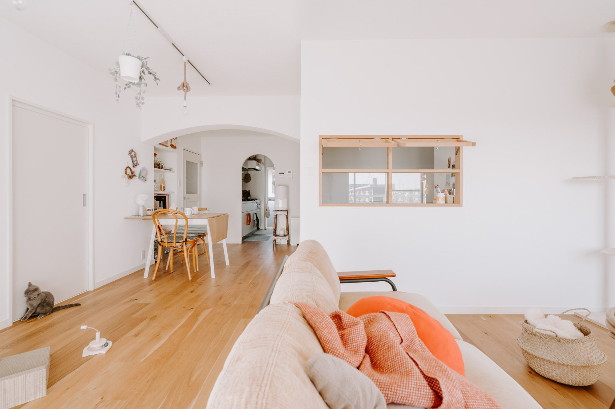 狭いリビングダイニングを解決するレイアウトの考え方。縦長7.5帖リビングダイニングルームトリップ RoomTrip