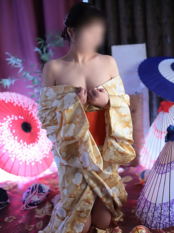 求人情報 - 北九州・熟女専門処・紫蘭マダム｜小倉発 人妻デリヘル -