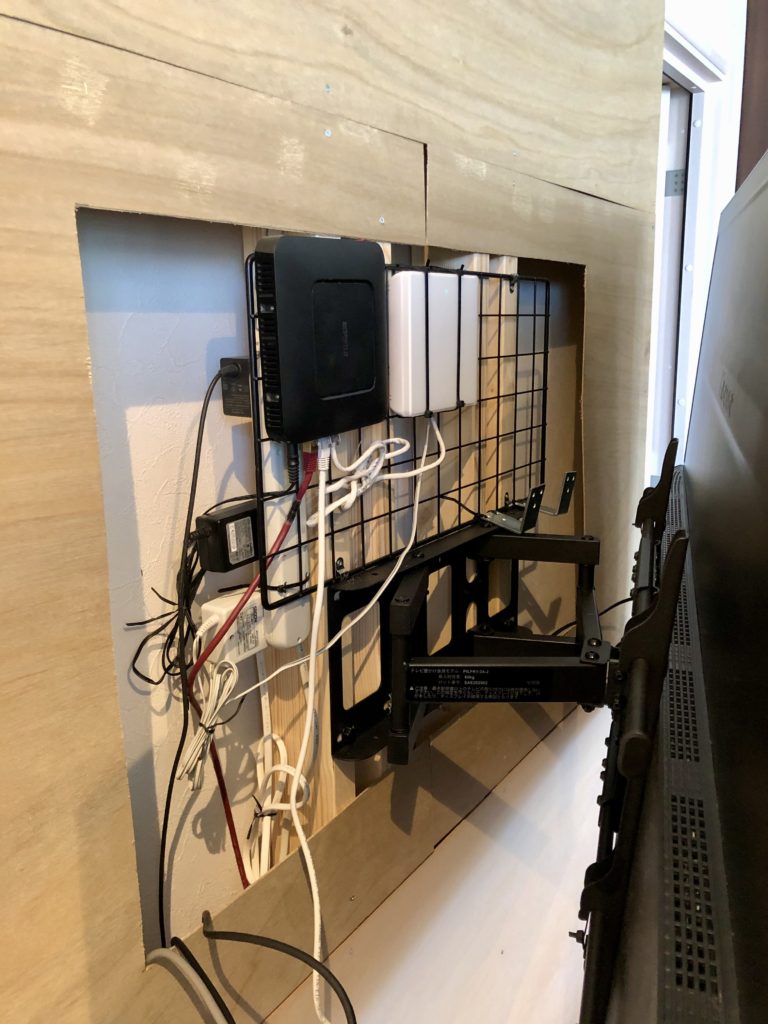 楽天市場 LABRICO ラブリコ 家具転倒防止ポール 65 マットブラック 2本入 ueq-65k家具転倒防止 地震対策 生活雑貨 災害対策防災グッズ 地震対策グッズ 突っ張り棒 転倒防止 家具 固定 テレビ 食器棚 家具転倒防 : インターショップ