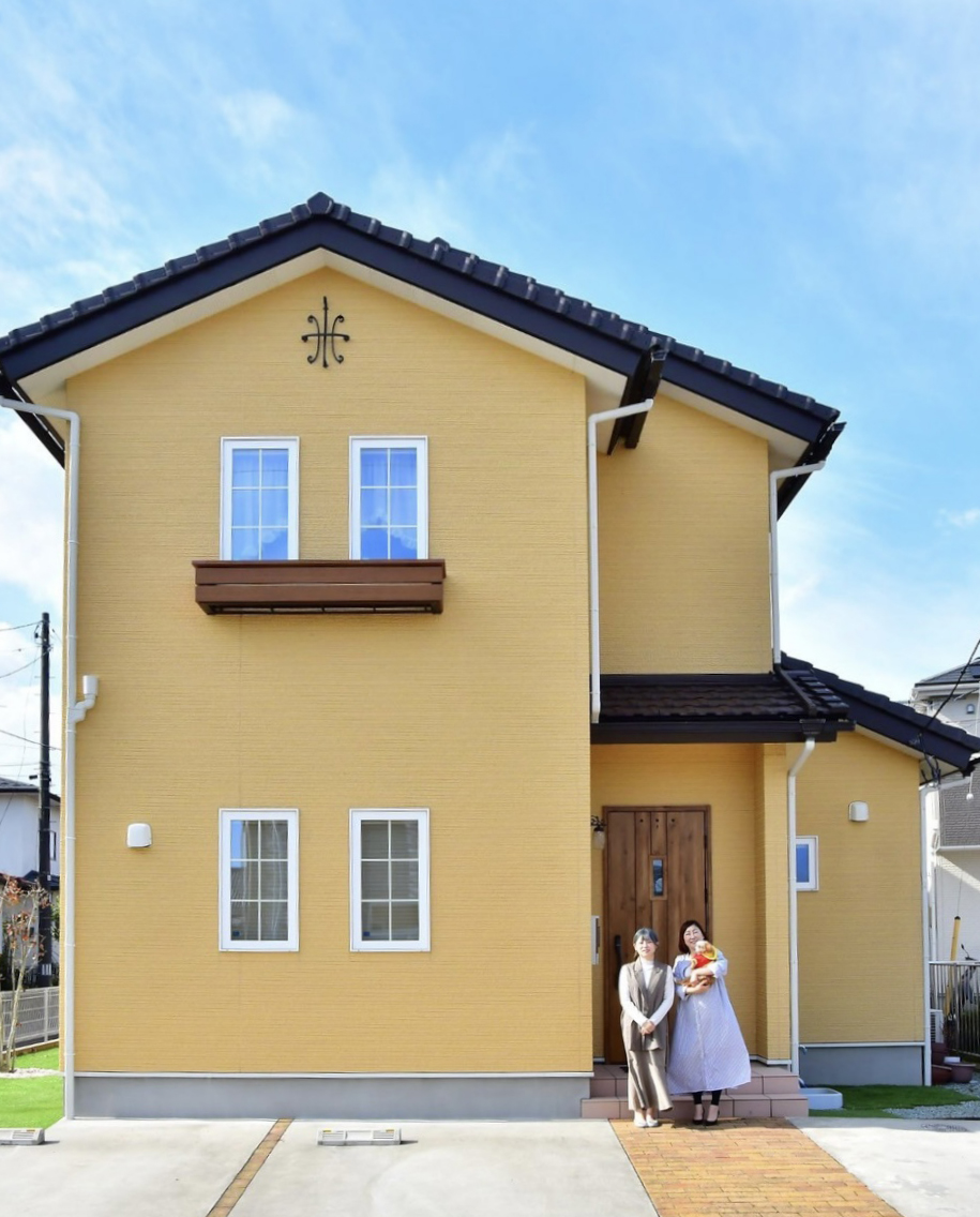 南欧風の外観が可愛い！家事や育児に便利な回遊動線で暮らしやすい家暮らしとおしゃれの編集室