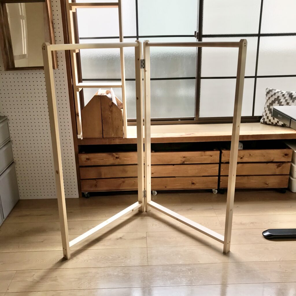 室内物干しって、なーんか邪魔！」から卒業！おしゃれ・使えるワイヤー式室内干しヨムーノ