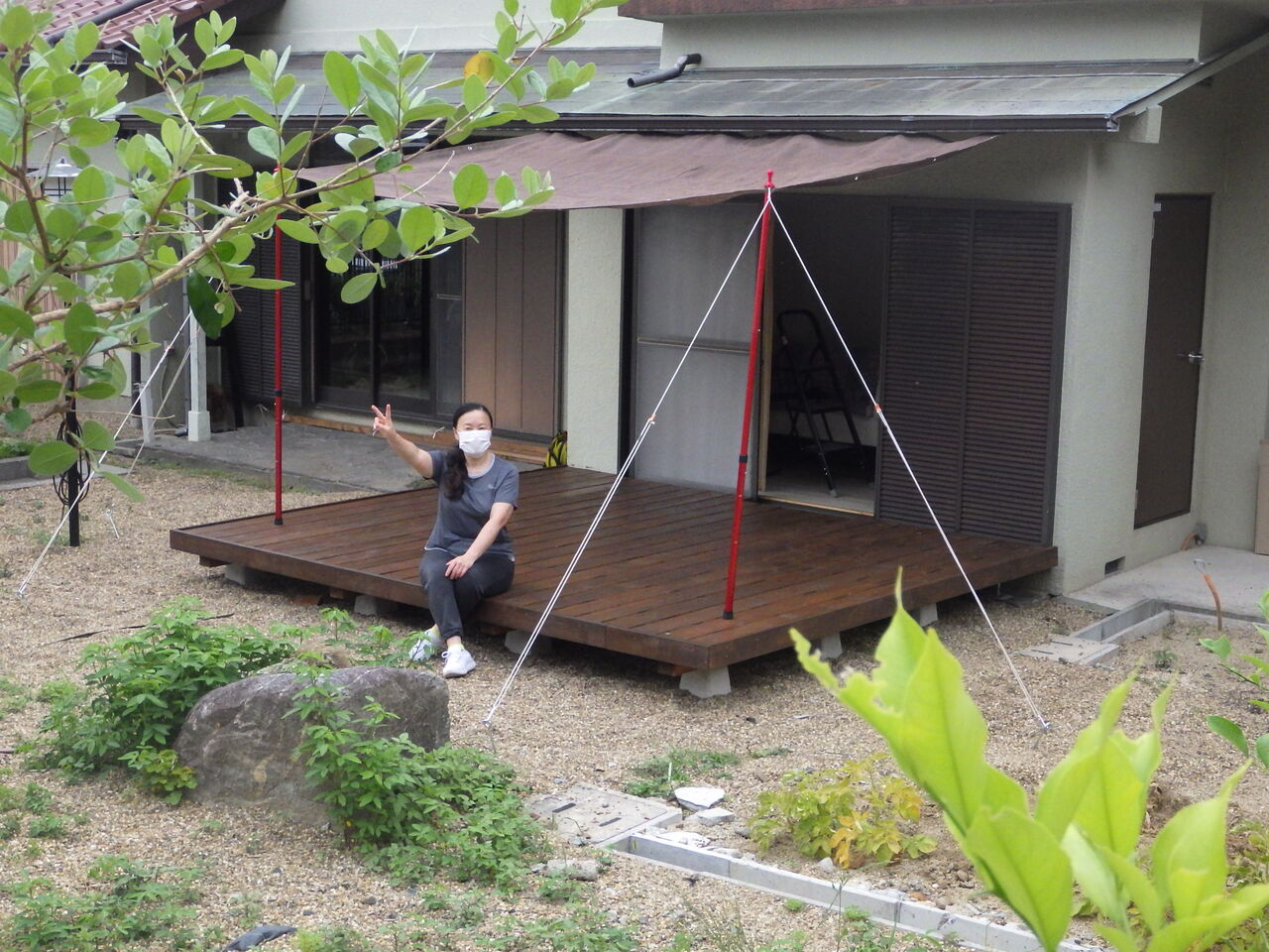 ウッドデッキが熱すぎる！LIXILスタイルシェードで暑さ対策した体験レポート 効果と費用を公開- なべやすブログ