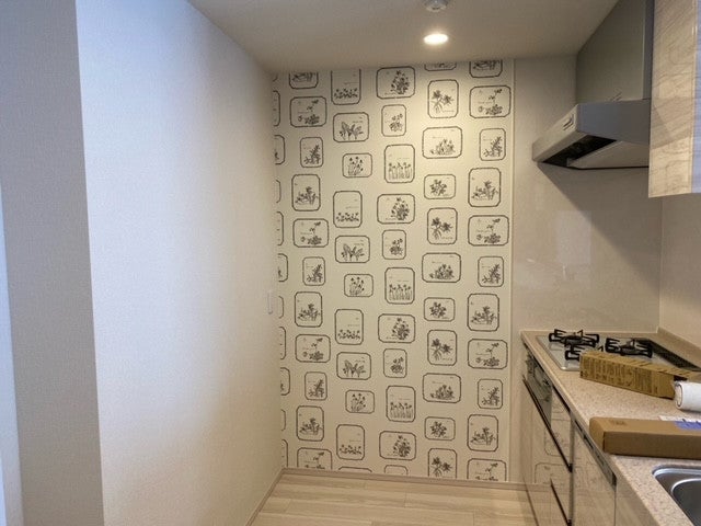 キッチン背面カップボード上にタイルを貼りたい人へ。予算で施工を諦めた私からのアドバイスおうちたてる