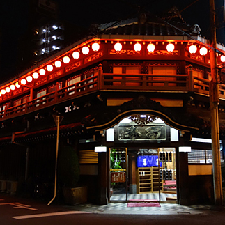 大阪を代表する料亭「飛田新地」を特集した写真集『百年の色街 飛田新地 遊郭の面影をたどる』が発売決定！！