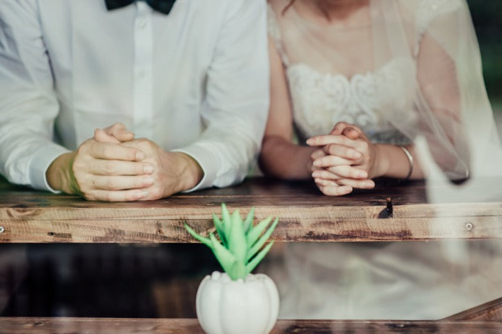 ソファVSテーブル, 他の投稿はこちら→@jin_wedding_support, 今回は、高砂のソファVSテーブルです😂,正直どっちを選んでも失敗とかは無いと思うんですが、僕たち自身めっちゃ迷ったのでリールにしてみました🙌,ソファは距離が近くて、ゲストと交流ができ本当に良かったと思います‼️, 是非参考にしてください😊,結婚式準備結婚式ムービー結婚式ムービー自作結婚式演出