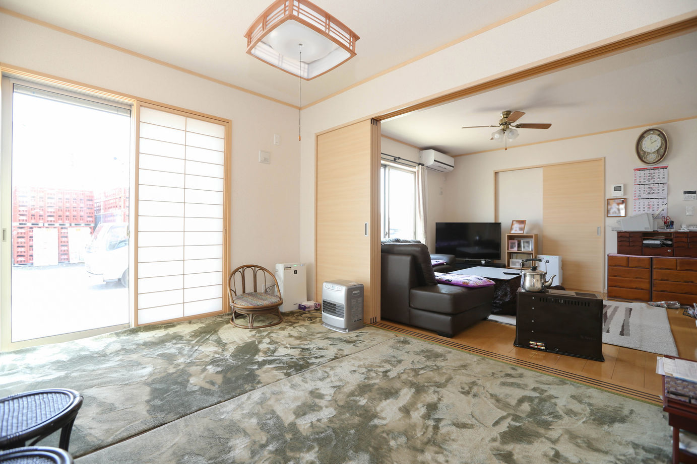 平屋 20坪台 家事ラク動線 老後も考えた廊下広々、5LDKのバリアフリー住宅 お宅訪問- YouTube