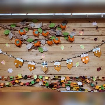 Amazon秋の壁面 柿の木 秋の木 9月 10月 壁面飾りつるし飾りおもちゃ