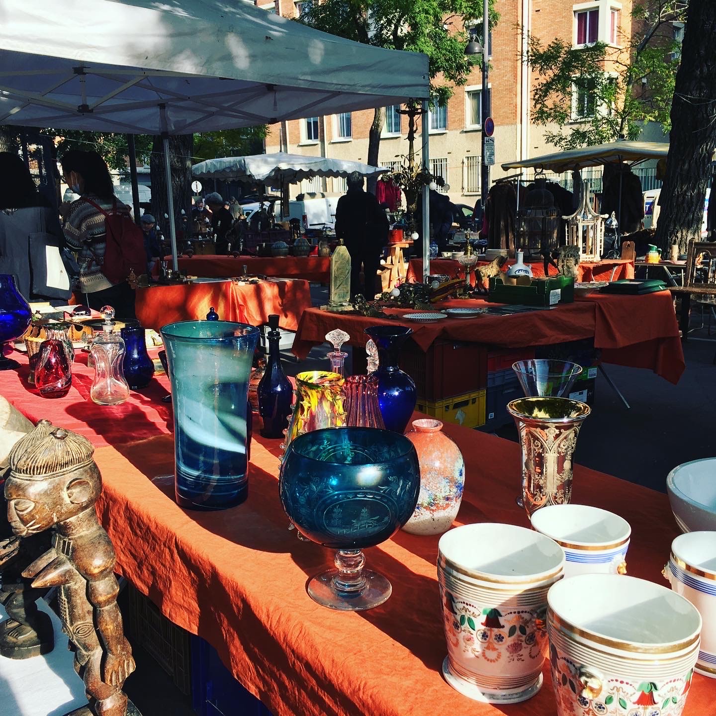 P 静岡「パリの雑貨屋」 木製マガジンラック パリの雑貨屋についてパリ