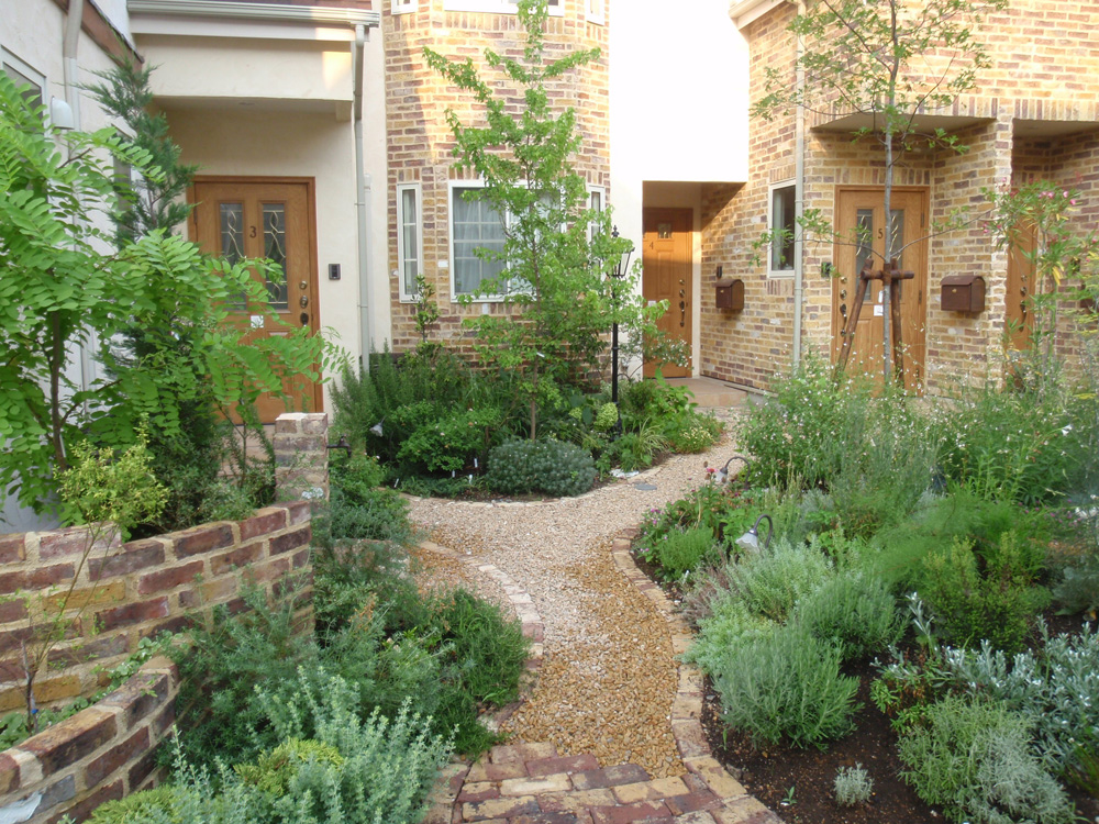 レンガをうまく活用したエクステリア外構とエクステリア施工例