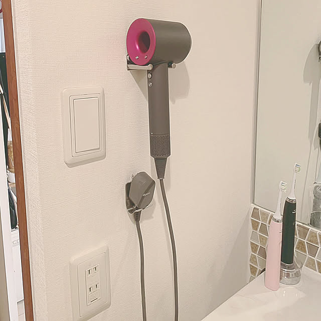 DAISOのブックエンドで作る簡単ドライヤー収納〜！赤工友里オフィシャルブログ「家族が幸せになる収納」Powered by Ameba