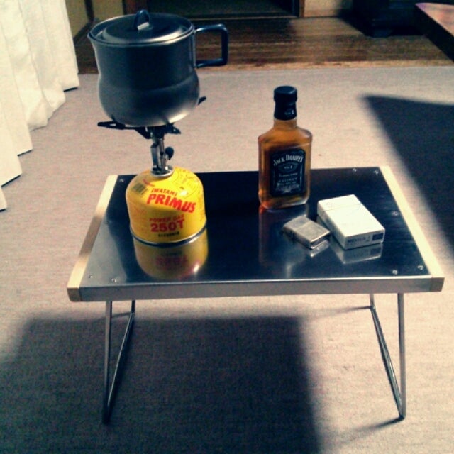 ステンレス加工業者が作るタフな「焚き火台」&「折りたたみテーブル」 - CAMPFIREキャンプファイヤー