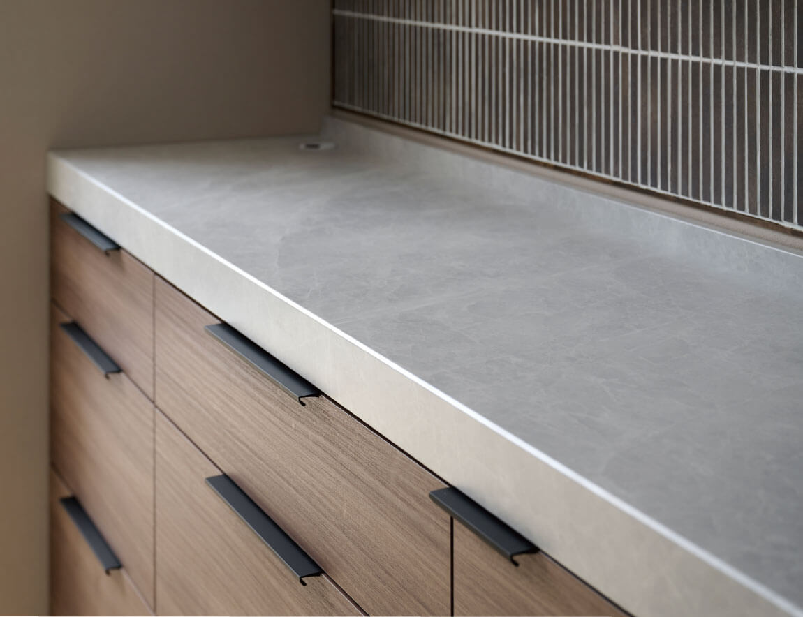 ステンレスカウンターのキッチンボードフィオーレ105ｃｍ幅同シリーズとの組合わせで225・245ｃｍ幅のステンレスキッチンに店舗,大川家具ドットコム大川市公式オンラインショップ 大川木工まつり常設展