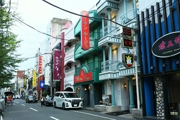 吉原」風俗店の女性を殺害 “出入り禁止“を逆恨みか 偽名・変装で来店､個室内で刺す 32歳男「きらびやかな人生に殺意」｜FNNプライムオンライン