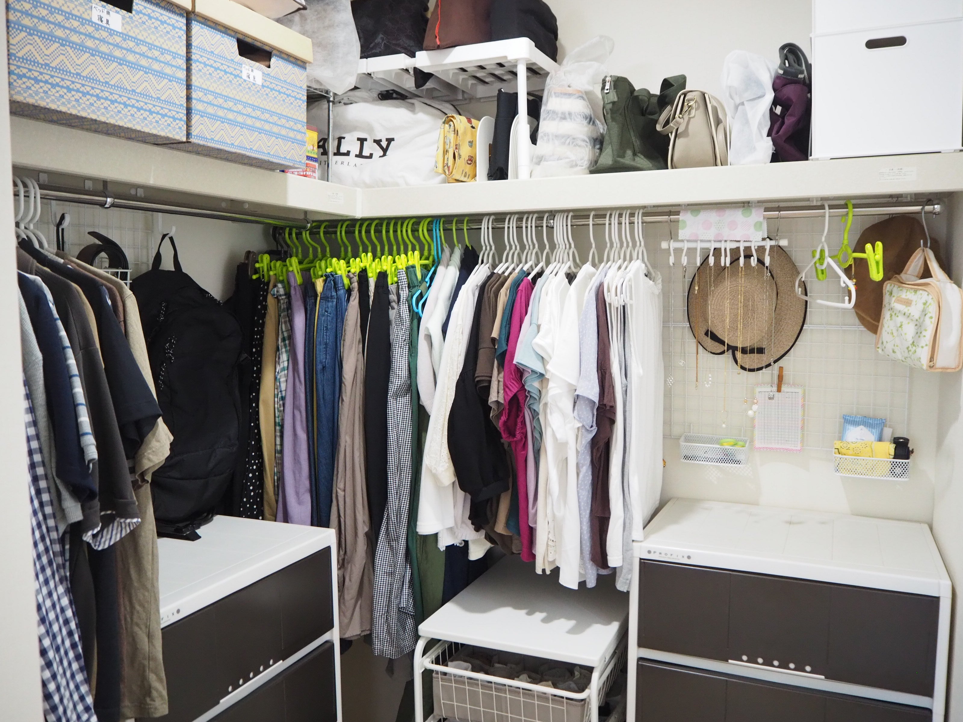クローゼット収納力UP！隙間を作らないクローゼット収納アイデアアイリスプラザ_メディア