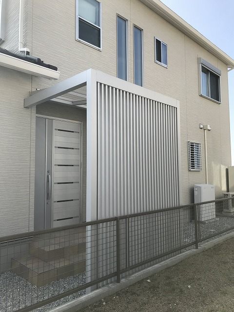 風除室」設置で玄関の風除け対策！リフォーム価格・おしゃれなメーカー品は？リフォーム費用の一括見積り -リショップナビ