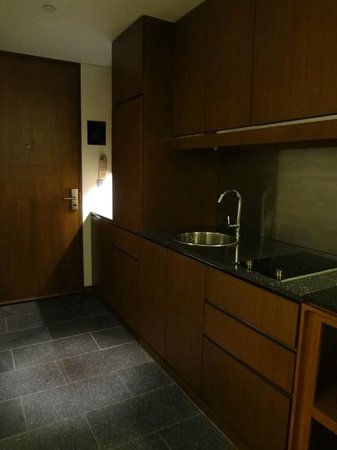 玄関入ってすぐキッチンやリビングがあるアパートの目隠し・仕切りアイデアイエコレクション iecolleインテリア、雑貨情報が満載のWEBメディア