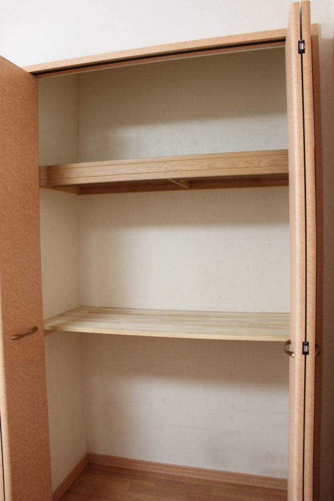 収納収納diy どんな場所でも作れる！！強度バツグンな空中棚の作り方！！収納量もバツグン！！デッドスペースにもピッタリ！！収納を増やしたい時に！！ diy収納 リメイクシートdaiso