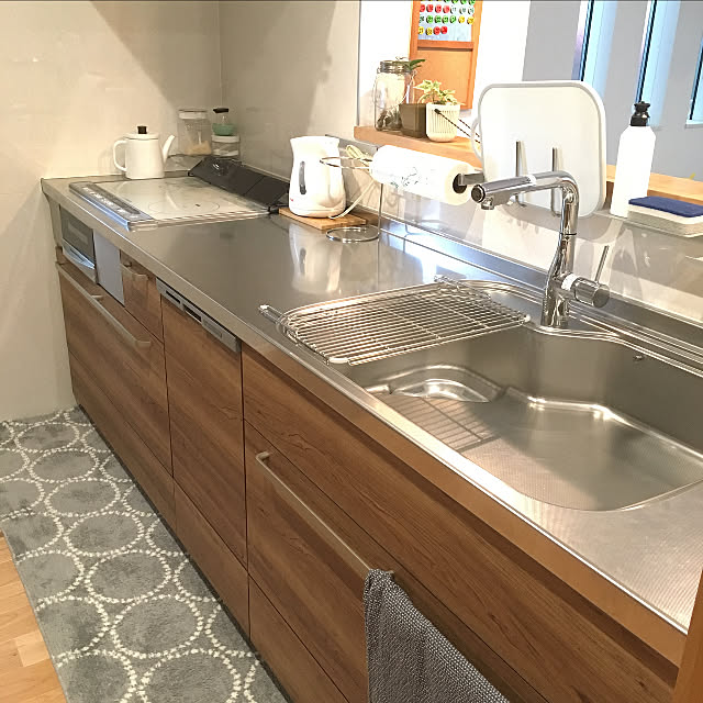 放置するだけ！ キッチンのステンレスシンクの掃除方法3選