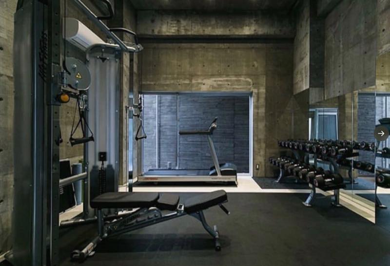参考にしたいおしゃれなホームジムのリノベーション事例と筋トレグッズリノマガ