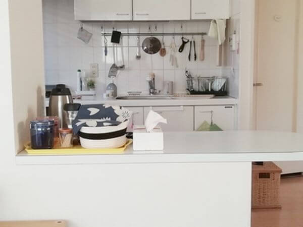 調節可能な壁掛け電子レンジ棚。省スペースのキッチン収納ラック。電子レンジやキッチンの必需品を収納できる壁掛け収納で、収納効率を最大化Amazon 電子レンジ壁掛けマウント - 省スペースキッチン収納 電気オーブン、ポットラック - 壁やキッチンに最適、壁