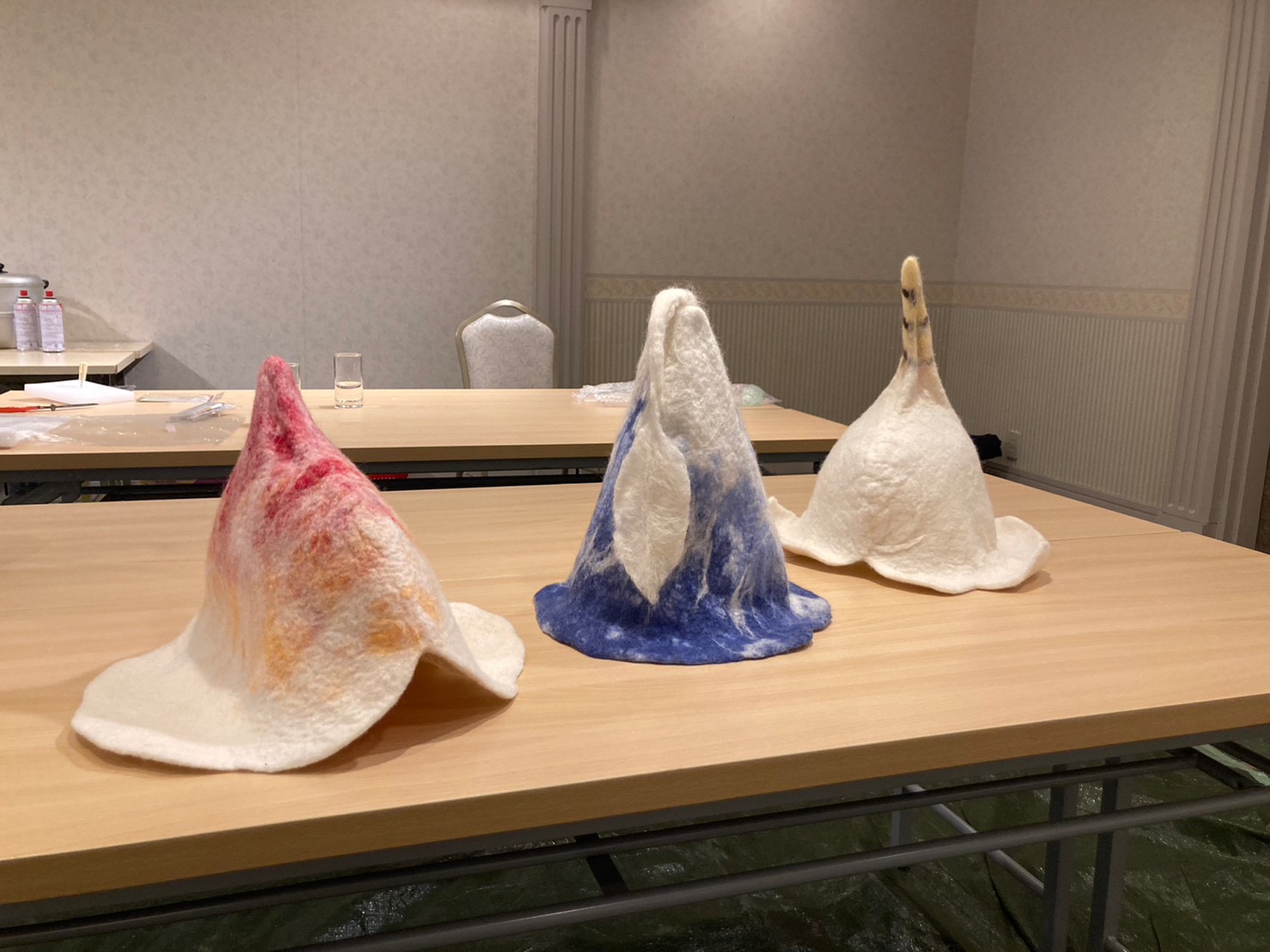 ふるさと納税 ハンドメイドの湖畔サウナハット手作り 帽子 トートバック付き 長野県大町市 手作りトートバックＡ 手作り 花柄 ドット柄 水玉トートバッグ 手提げ 個性的 たっぷり サブバック 小旅行 ピクニック ハンドメイド ポケット付 1点もの 人生の楽園D7