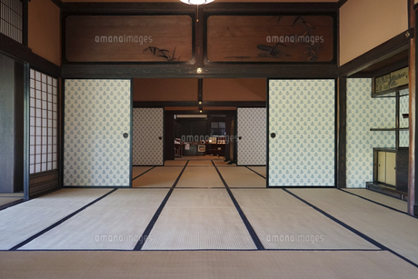 カラバサス 日本人に人気なプロヴァンス様式の邸宅 オークスの丘から山々を望む│豪邸カタログ