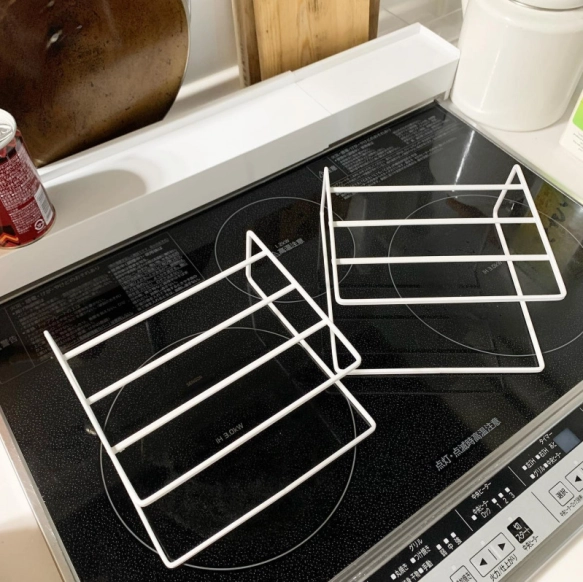 ディッシュスタンド 食器をサイズ別にスッキリ立てて収納！ダイソー・ディッシュスタンド3種の