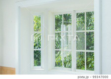 かわいい雰囲気の家づくりにおすすめ！, 外から見ても中から見てもおしゃれな格子窓🪟, 今日は格子窓の事例をご紹介✨, 格子をプラスすることで,おしゃれな窓辺にランクアップ🫶, かわいい雰囲気が好きな方に特におすすめです😊, 宮城・石巻・東松島エリア, 家づくりのご相談はお気軽に🕊️,DM.ホームページからどうぞ❤️, @theory0216 ,