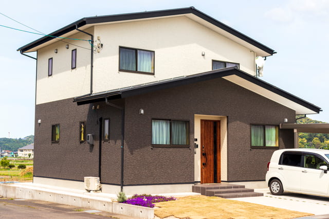 玄関ポーチ屋根の後付けは可能？外構でできる５つの方法を解説！庭ファン