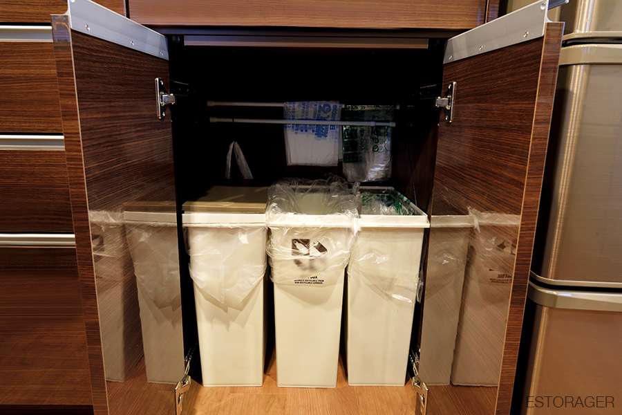 Ｗ130ｃｍ食器棚、ハイカウンターに便利なゴミ箱ワゴン ダストボックスワゴン もついて使い勝手も収納量も満足