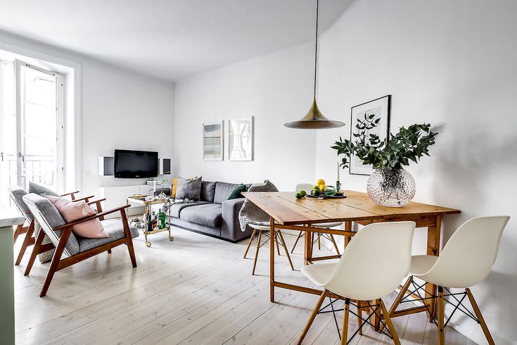 白い床に合うインテリアとは？おしゃれなコーディネート術を紹介 – FAVORRIC