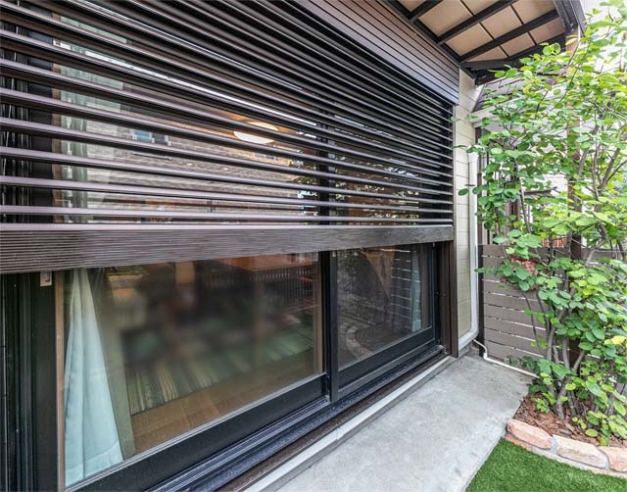 専門メーカーローラーシャッターブラインドローリングダウンシャッター窓、カスタマイズされた色外装ローリングシャッターローラー Alibaba.com