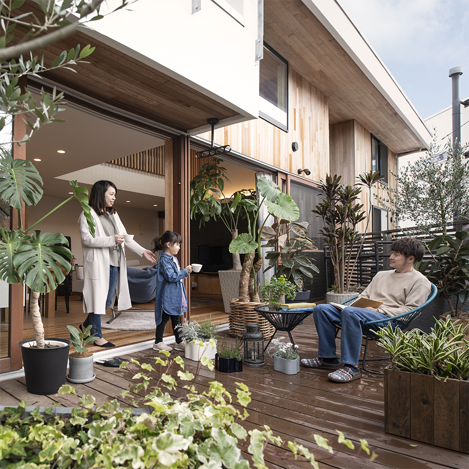 キャンプ気分を味わおう！アウトドア風リビングのインテリア実例まとめgoodroom journal