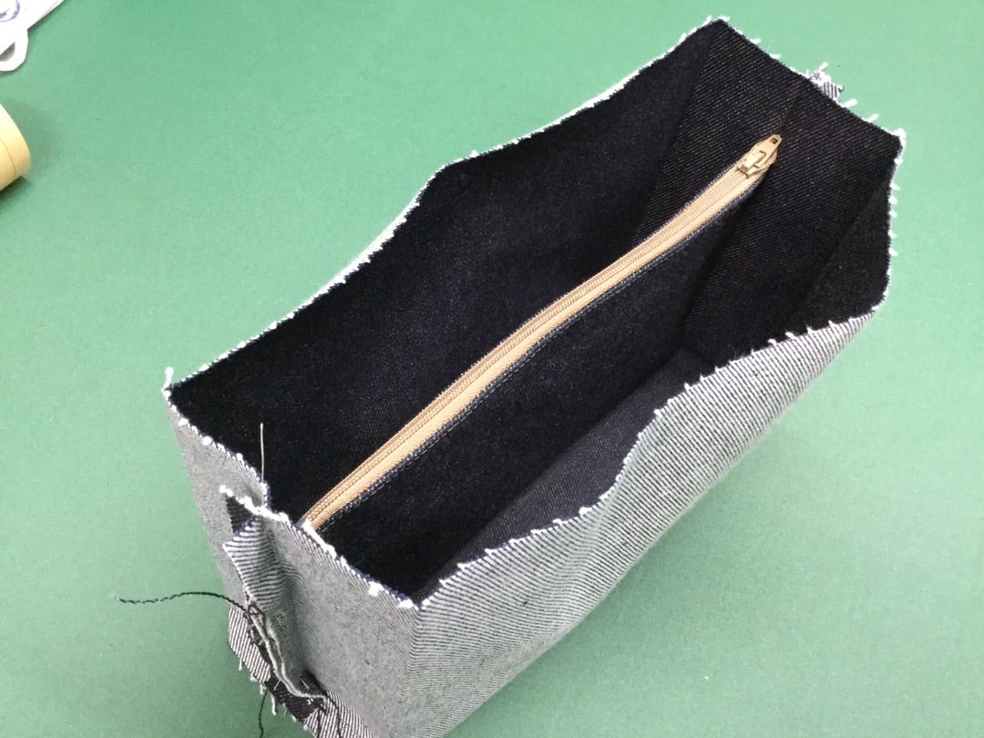 底まで仕切れる中仕切りねこミシン ～洋裁のことなどいろいろ～