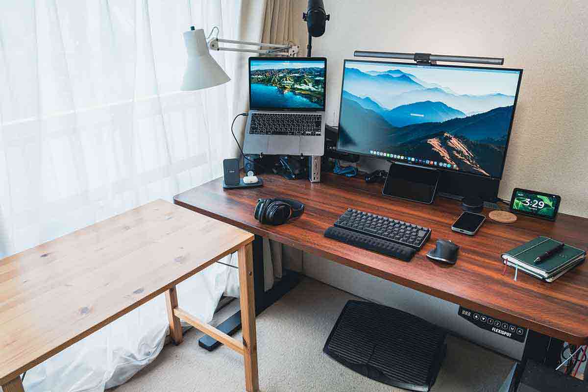 ゲーム部屋にレイアウトしたい！家具はどこに置く？ 壁は？ 疑問を一挙に解決します - ゲーマー・配信者向け賃貸マンション「ゲーミングマンション」LIVLAN CO.,LTD