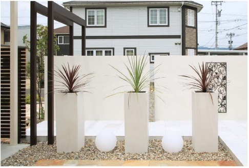 寄せ植えならぬ「寄せ鉢」ガーデニングで、狭い庭やエントランス、リウッドデッキを素敵に彩るウチソトスタイル