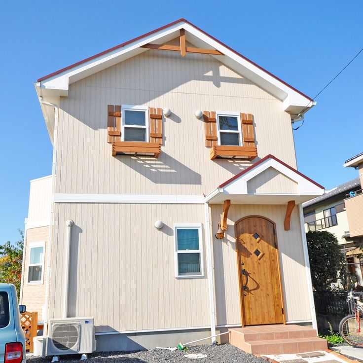 津市│タマホームの住宅をクリーム色で外壁塗装│透明感と高耐久性をプラス