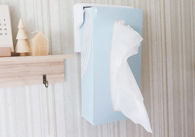 ダイソー 生活感が出るティッシュが浮く！空中収納できるコスパ最強フックが使える！サンキュ
