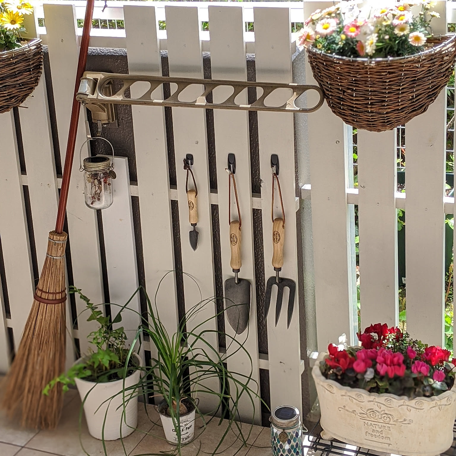 庭の道具収納です