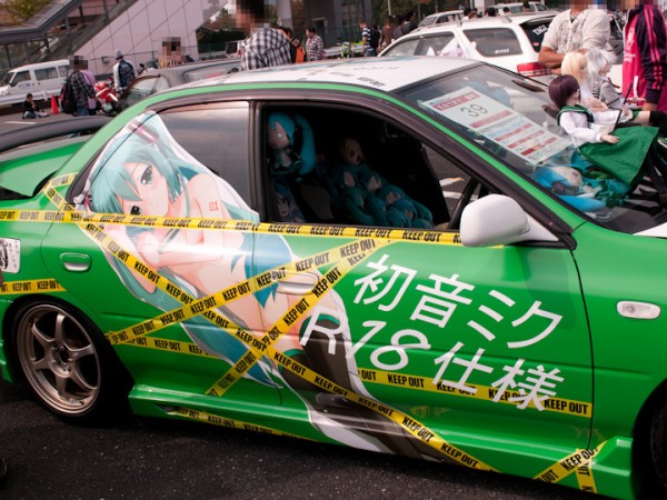 痛車ステッカー業者逮捕！「けいおん！」画像無断使用で著作権法違反容疑 | clicccar.com