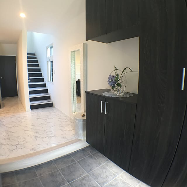 ホテルライクな玄関の実例を紹介おしゃれに仕上げるための７つのコツ注文住宅ブルーハウスデザイン・性能・リゾートライフ、愛知、名古屋、豊橋、豊川、岐阜ならお任せください