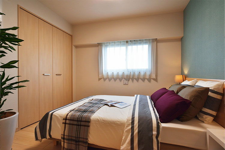 6畳の寝室を快適に仕上げるベッド配置のポイントとは？ 家具・インテリア Re:CENO リセノ