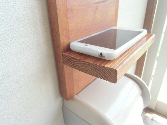 充電中のスマホ置き場に困らない！スタンド付きUSB ACアダプタが発売あんどろいどスマート