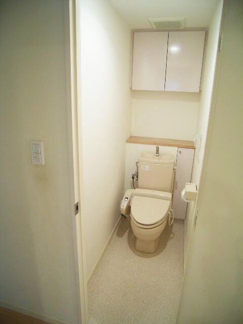 山崎実業 公式 ウォール隠せるトイレ壁収納 タワー 石こうボード壁対応ヤマソロ公式