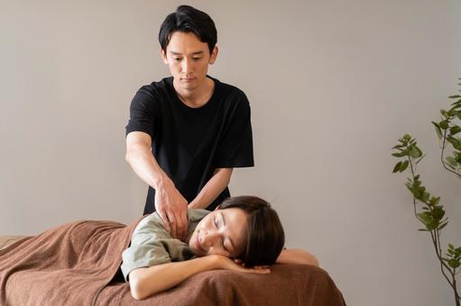 女性用エステで増す｢男性施術師｣の存在感 男性ならではのアドバイスも人気 | ワークスタイル |