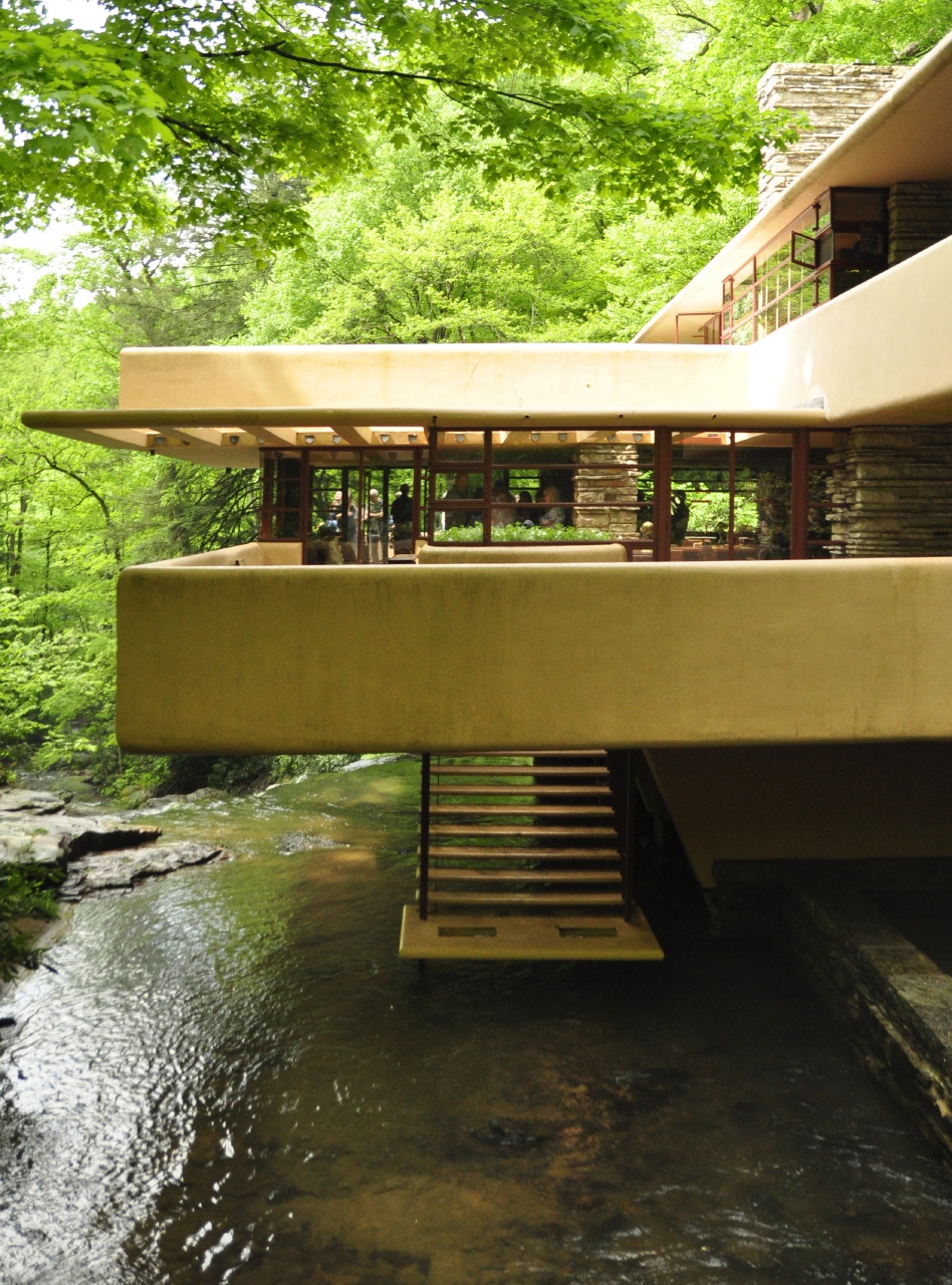 フランク・ロイド・ライトによる美しすぎる傑作住宅「落水荘 フォーリング・ウォーター 」 -casa