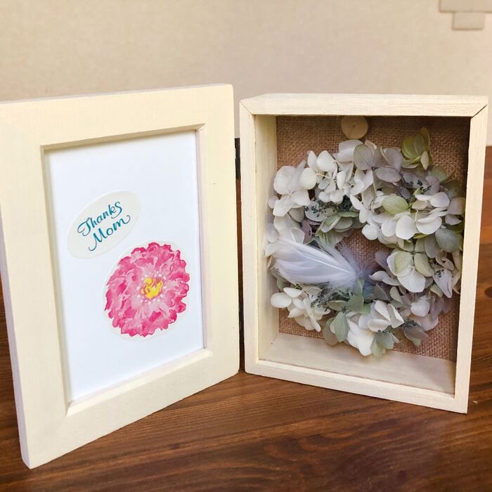 ダイソー “写真立て”は手頃な価格なのにオシャレすぎ♡ 複数枚飾れるものも！ 8選Oggi.jp